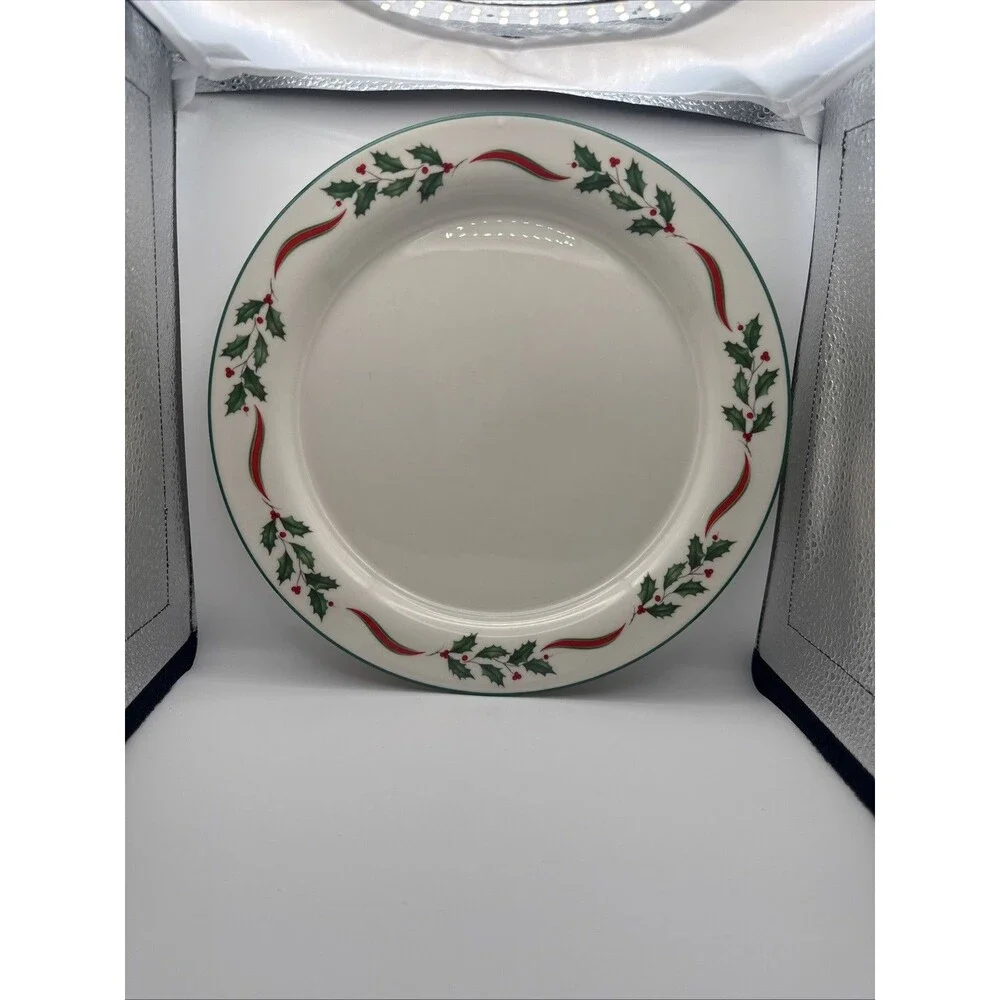 Lenox Chinastone COUNTRY HOLLY Dinner Plate 10.75” Made In USA Microwave Safe